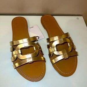 Gold leather sandals. Size 37.